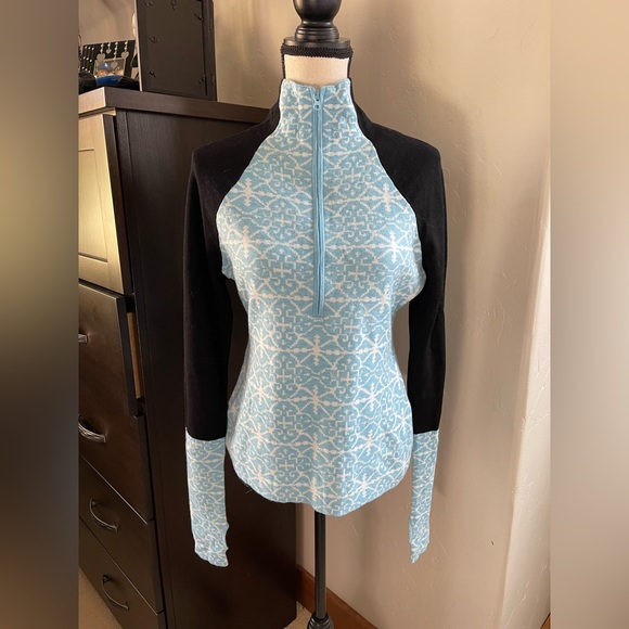 New W/Tags Soft mount Wool Sweater With Thumb holes, Long Sleeves and Zipper. - Picture 1 of 7